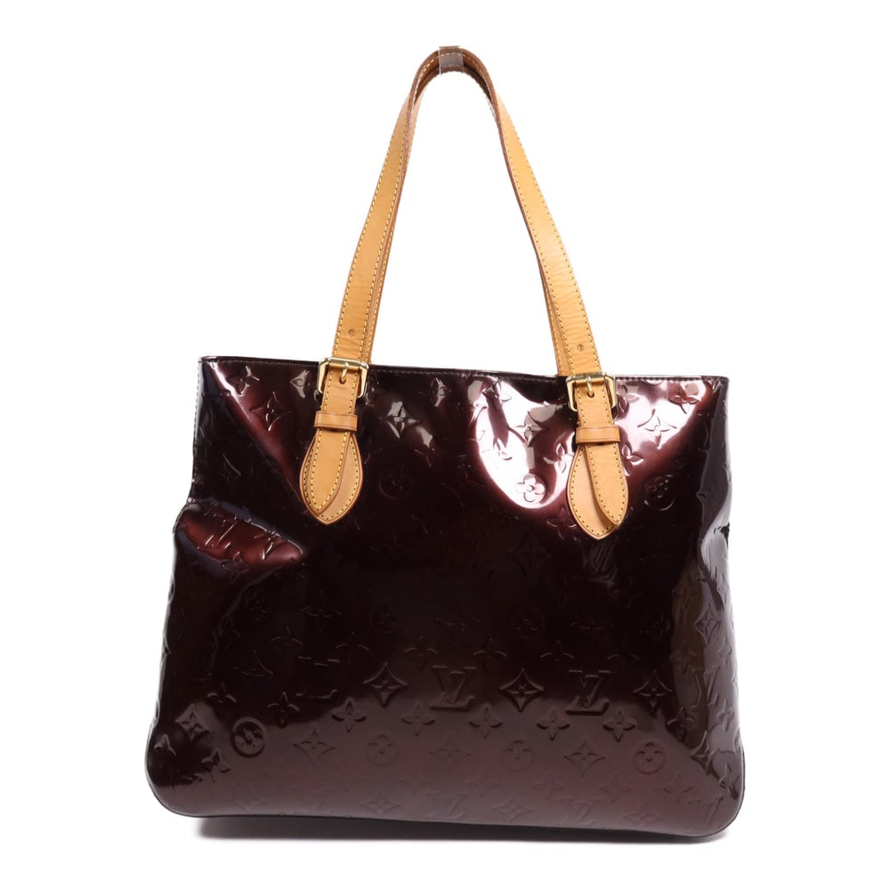 Louis Vuitton Brentwood Vernis Red Bag: Authenticated genuine Louis Vuitton Brentwood hand bag in red Vernis patent leather with gold-tone hardware. Product no. V11024. Approx. W43 x H29 x D9 cm with 37 cm handle and 49 cm handle drop.