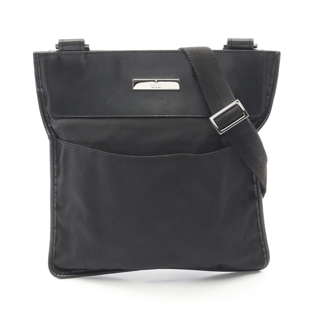 Gucci Shoulder Bag Black: Gucci Shoulder Bag. Color: Black. Material: Canvas Leather. Size: 24 X 25 X 0.5 Cm. Strap: 72-132 Cm.