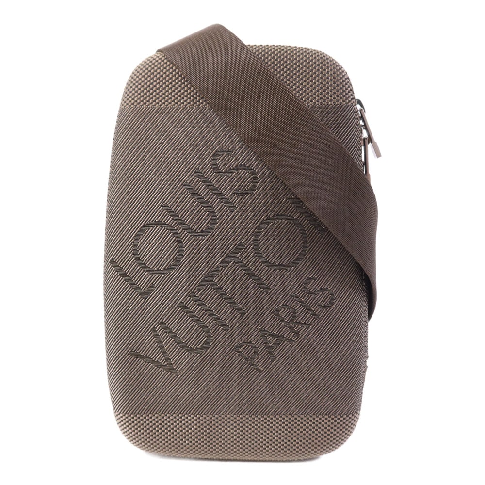 Louis Vuitton Mage Sling Bag Brown: Authentic and authenticated Louis Vuitton Mage Sling Bag waist bag in brown Damier Geant canvas. Product no. MI1013. Approx. 26W x 17H x 3D cm with 72-134 cm strap.