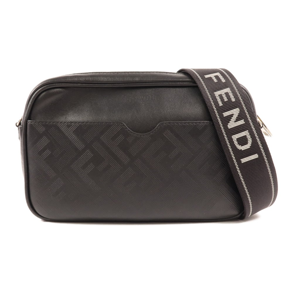 Fendi Camera Bag Black: Authenticated genuine Fendi Camera Bag shoulder bag in black leather with silver-tone hardware. Includes shoulder strap. Approx. W23 x H15 x D5 cm; shoulder 94-163 cm.