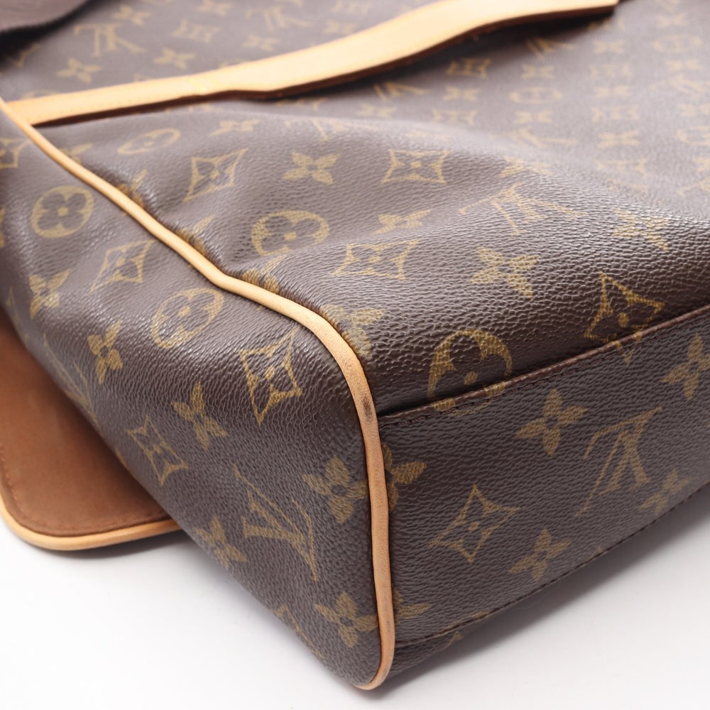 Louis Vuitton Aves Monogram - 13