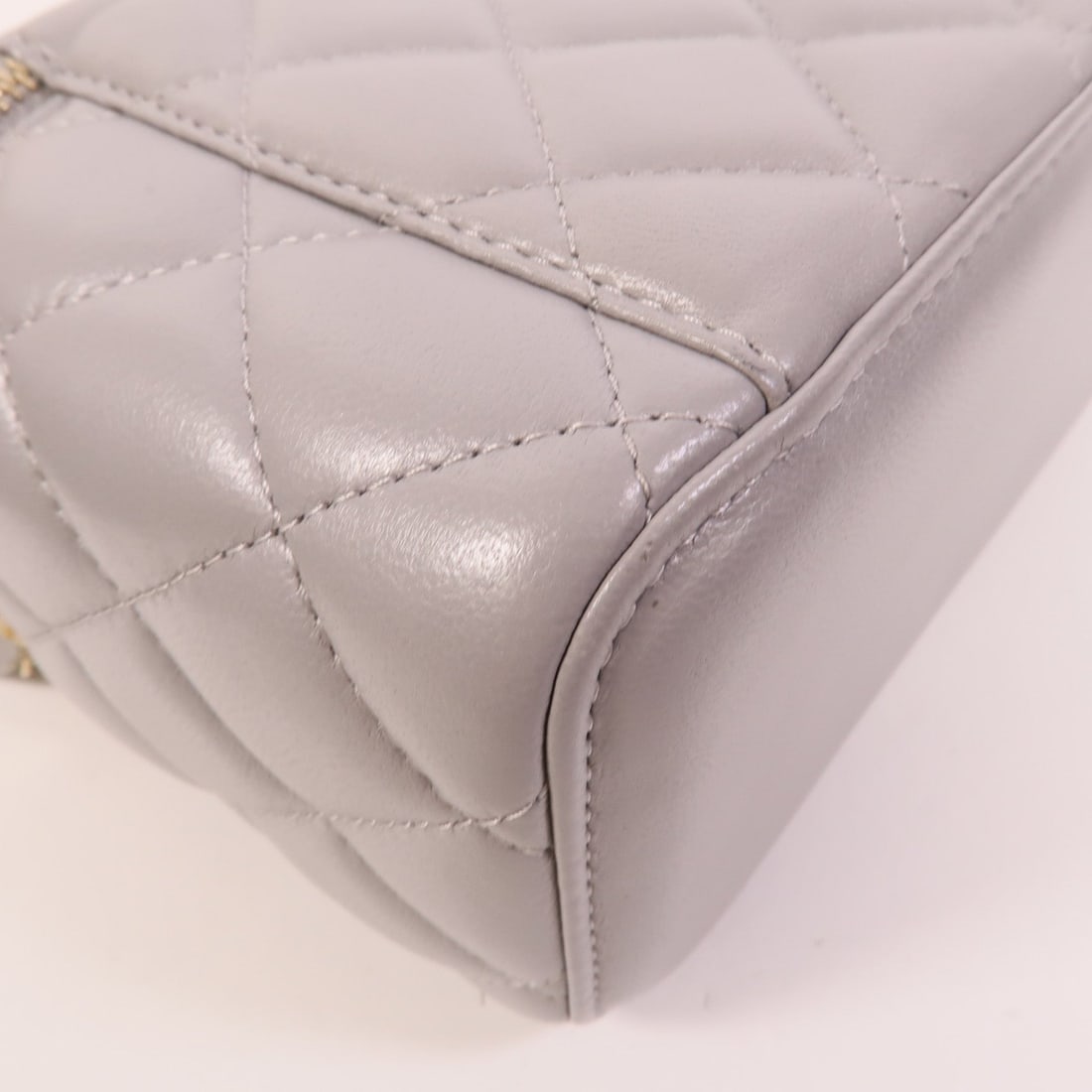 Chanel Vanity Case Gold Ball - 15