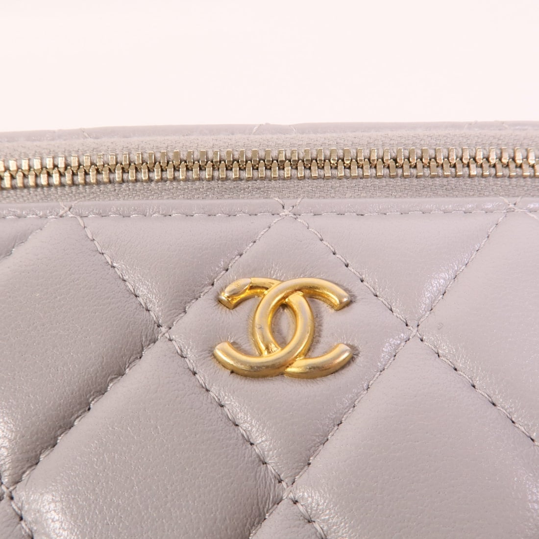 Chanel Vanity Case Gold Ball - 7