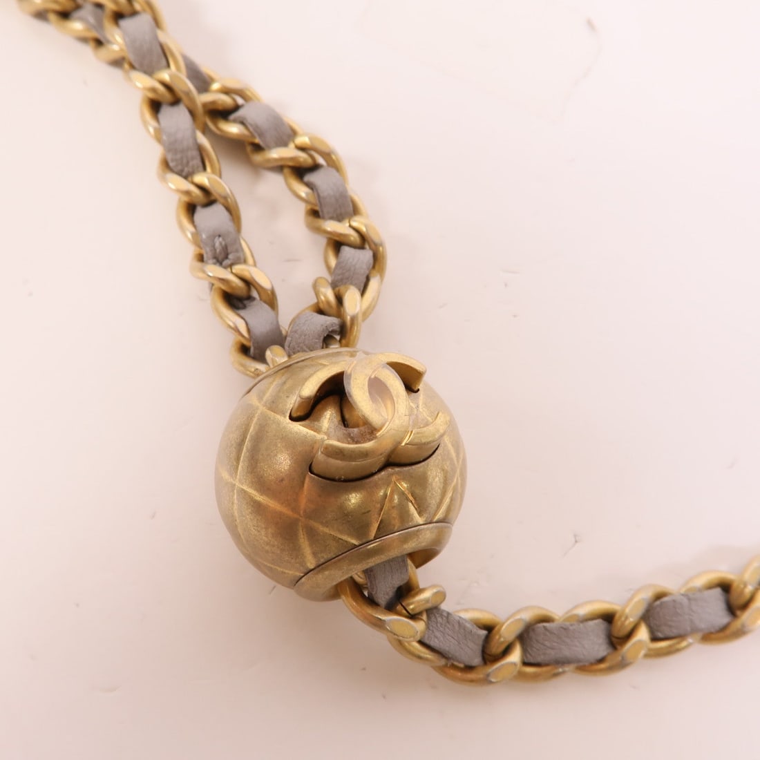 Chanel Vanity Case Gold Ball - 8