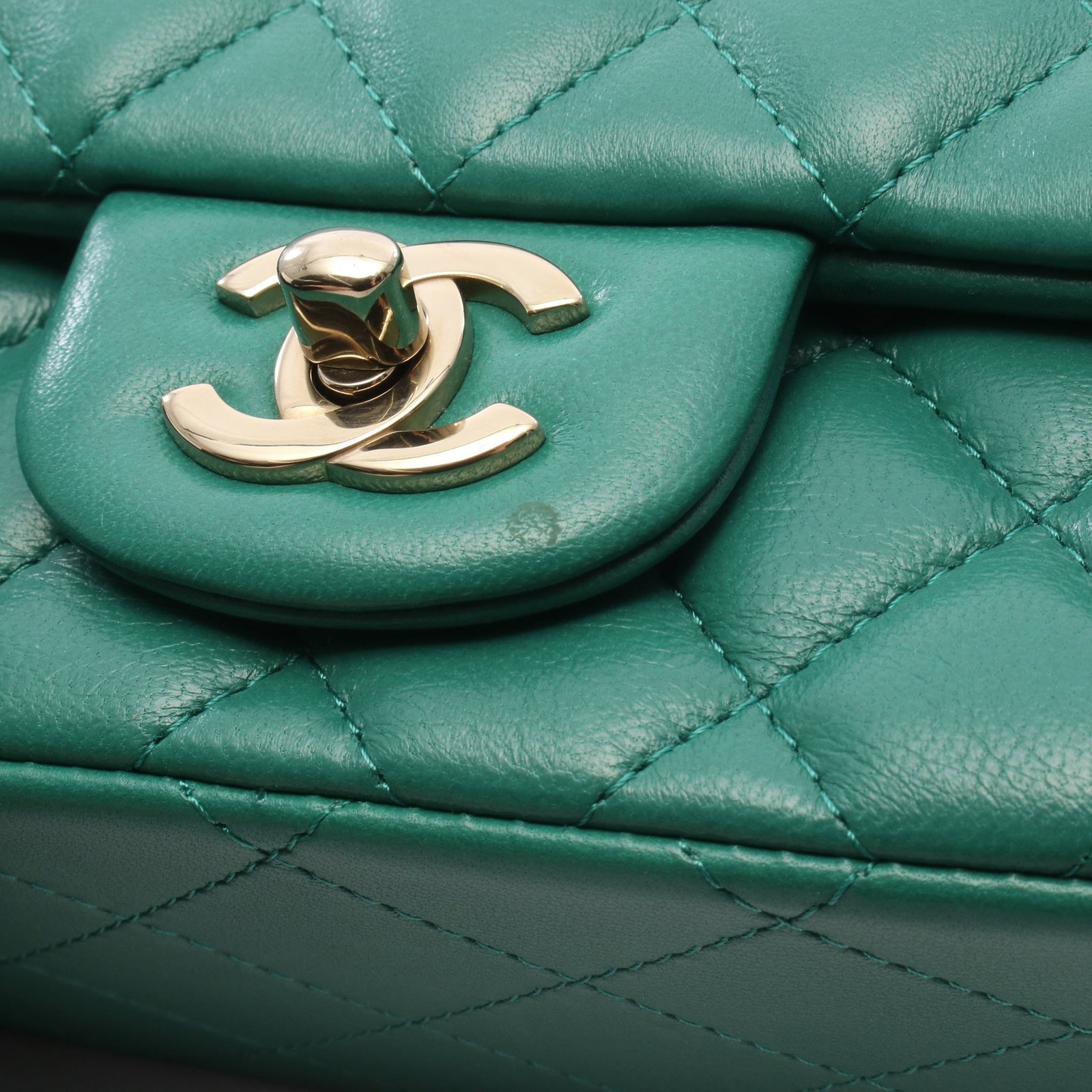 Chanel Mini Matelasse Green - 3