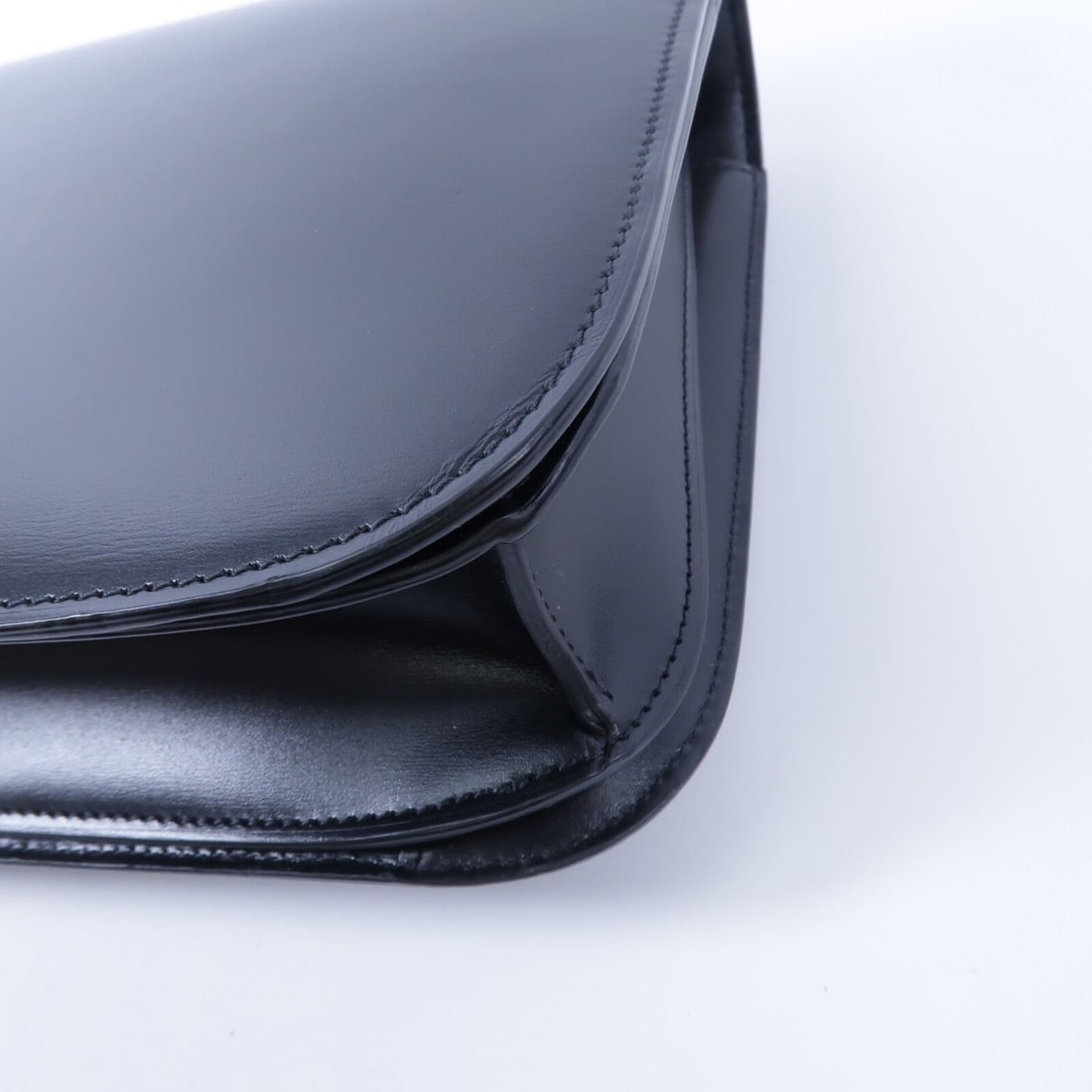 Celine Classic Box Medium Black - 14