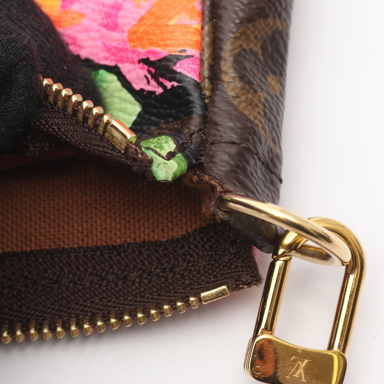 LV Pochette Accessoires Monogram Rose - 9