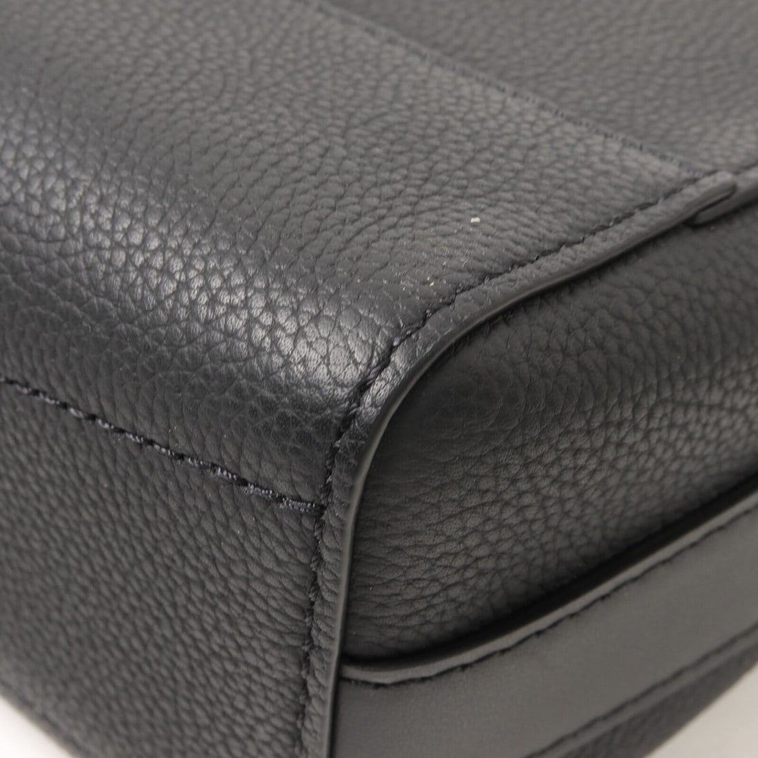 LV Takeoff Messenger Black - 14
