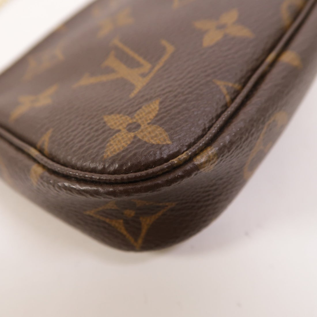 Louis Vuitton Mini Pochette Monogram - 10