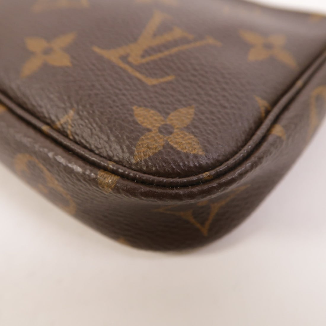 Louis Vuitton Mini Pochette Monogram - 11