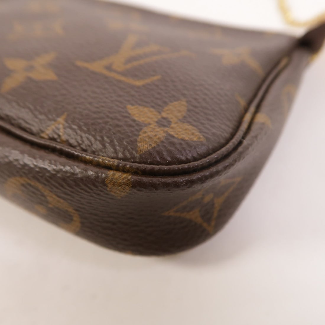 Louis Vuitton Mini Pochette Monogram - 9