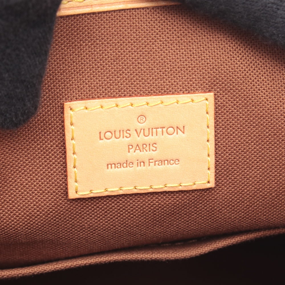Louis Vuitton Batignolles Monogram Bag - 4