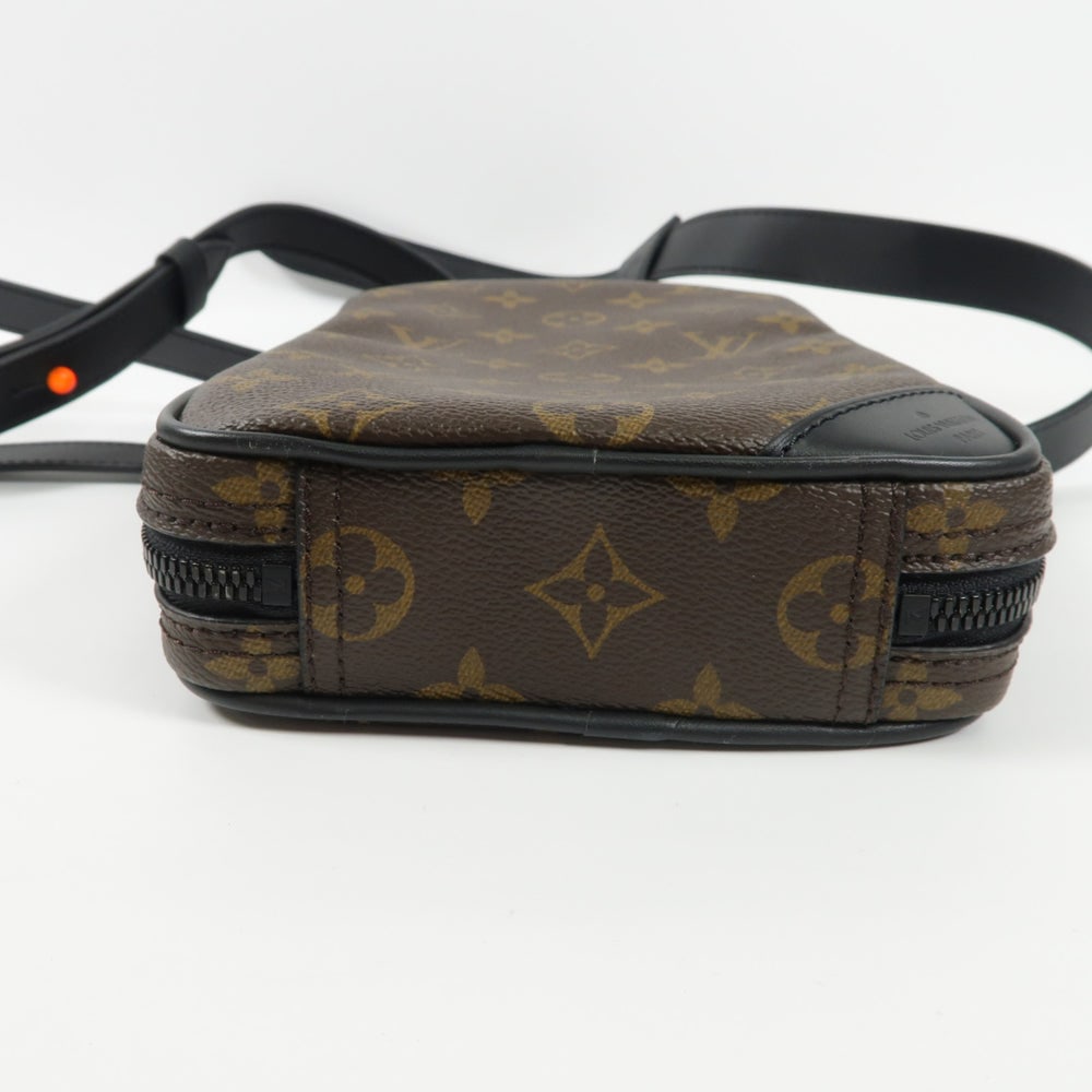 LV Utility Side Bag Monogram - 5