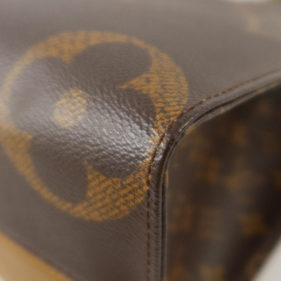 Louis Vuitton OnTheGo MM - 10