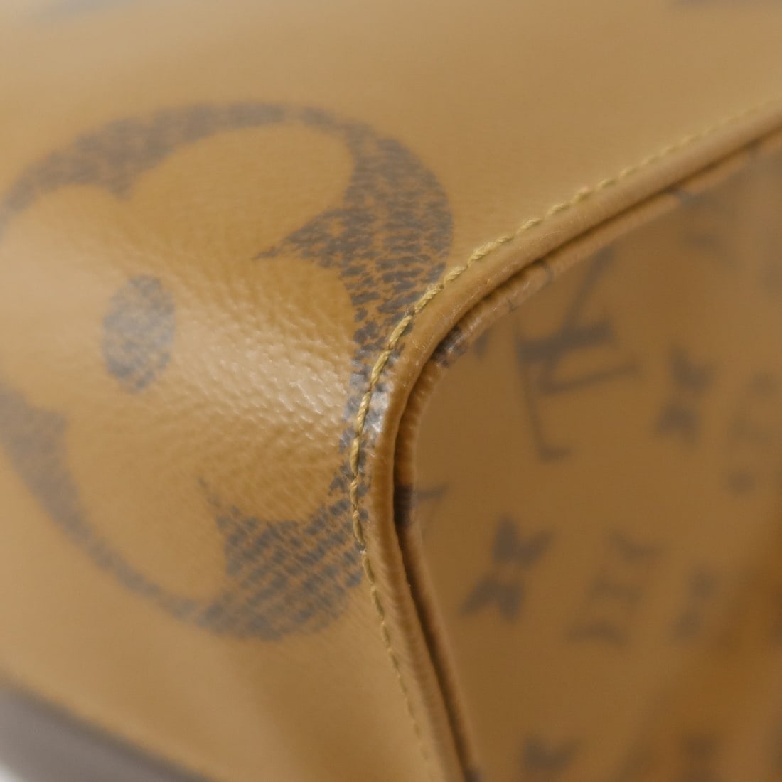 Louis Vuitton OnTheGo MM - 12
