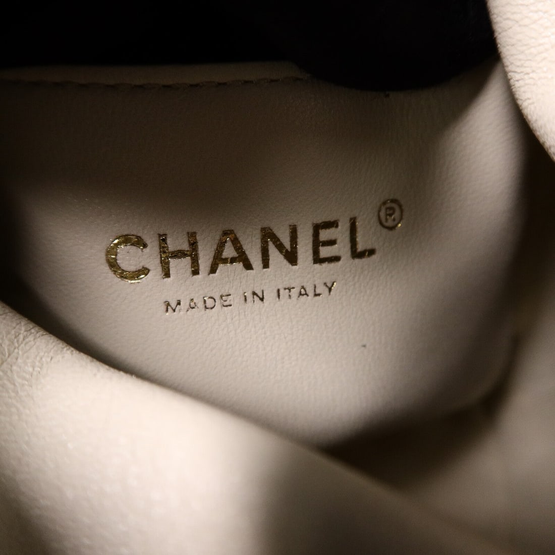 Chanel Bucket Bag Beige - 2