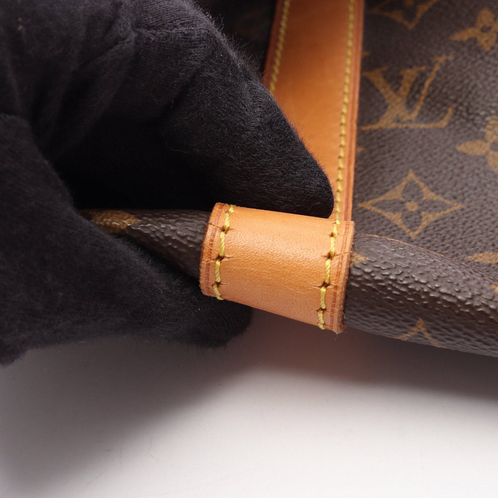 LV Keepall 50 Monogram Boston Bag - 8