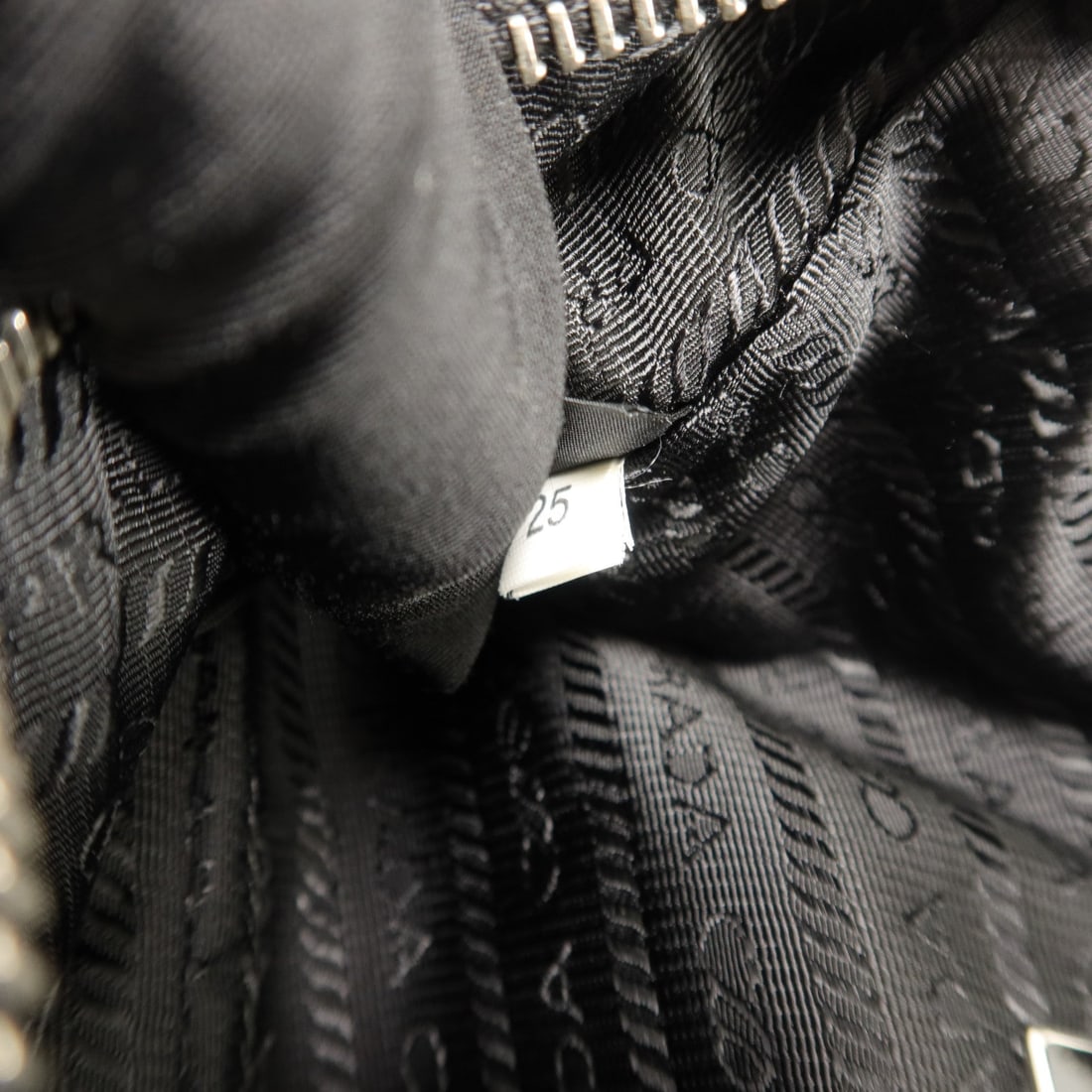 Prada Re-Edition 2005 Chain Bag - 7