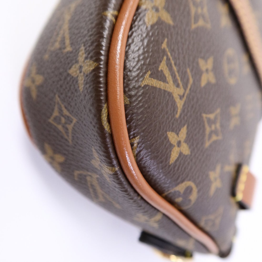 LV Solo Shoulder Bag Monogram - 12