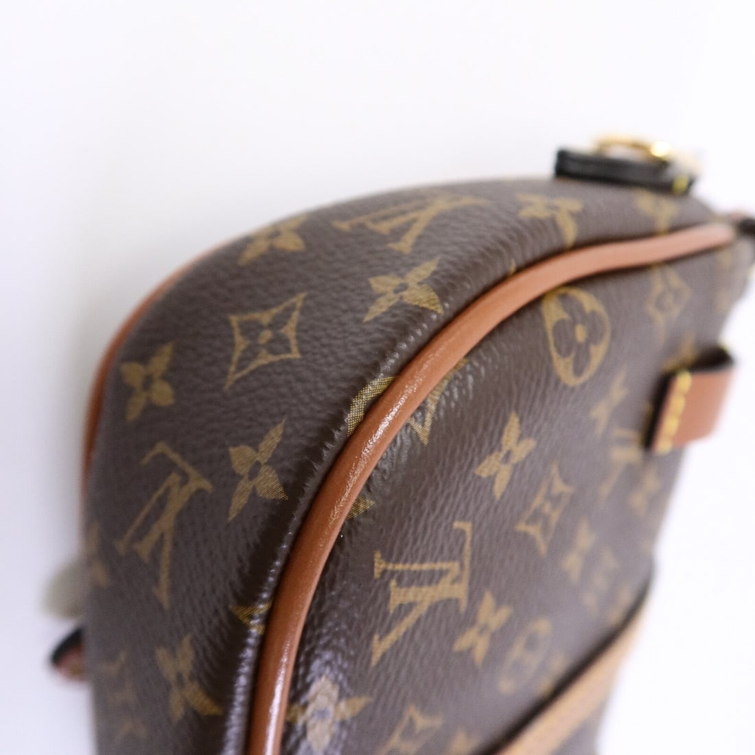 LV Solo Shoulder Bag Monogram - 13