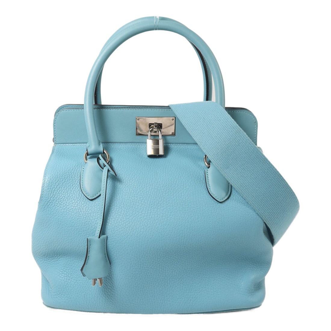 Hermes Toolbox 26 Bleu Saint-Cyr: Authentic and authenticated Hermes Toolbox 26 2 Way shoulder bag in Bleu Saint-Cyr Taurillon Clemence calfskin. Approx. 26W x 28H x 18D cm with 42.5 cm handle and 84 cm strap. Includes storage bags,