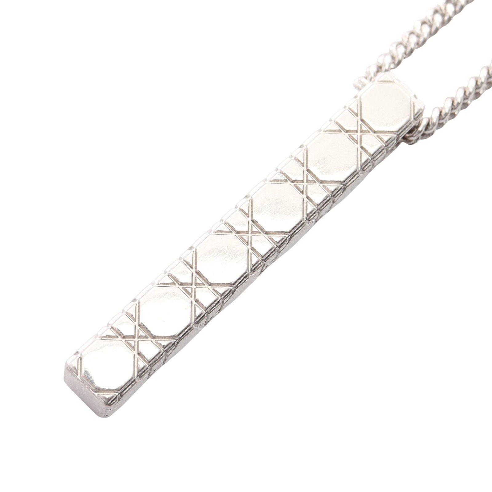 Dior Canage Necklace Silver: Canage necklace in silver tone.