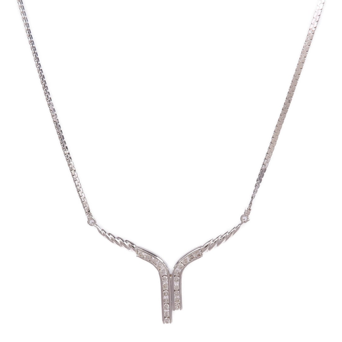Diamond Necklace 18K White Gold: Diamond necklace in 18K white gold.