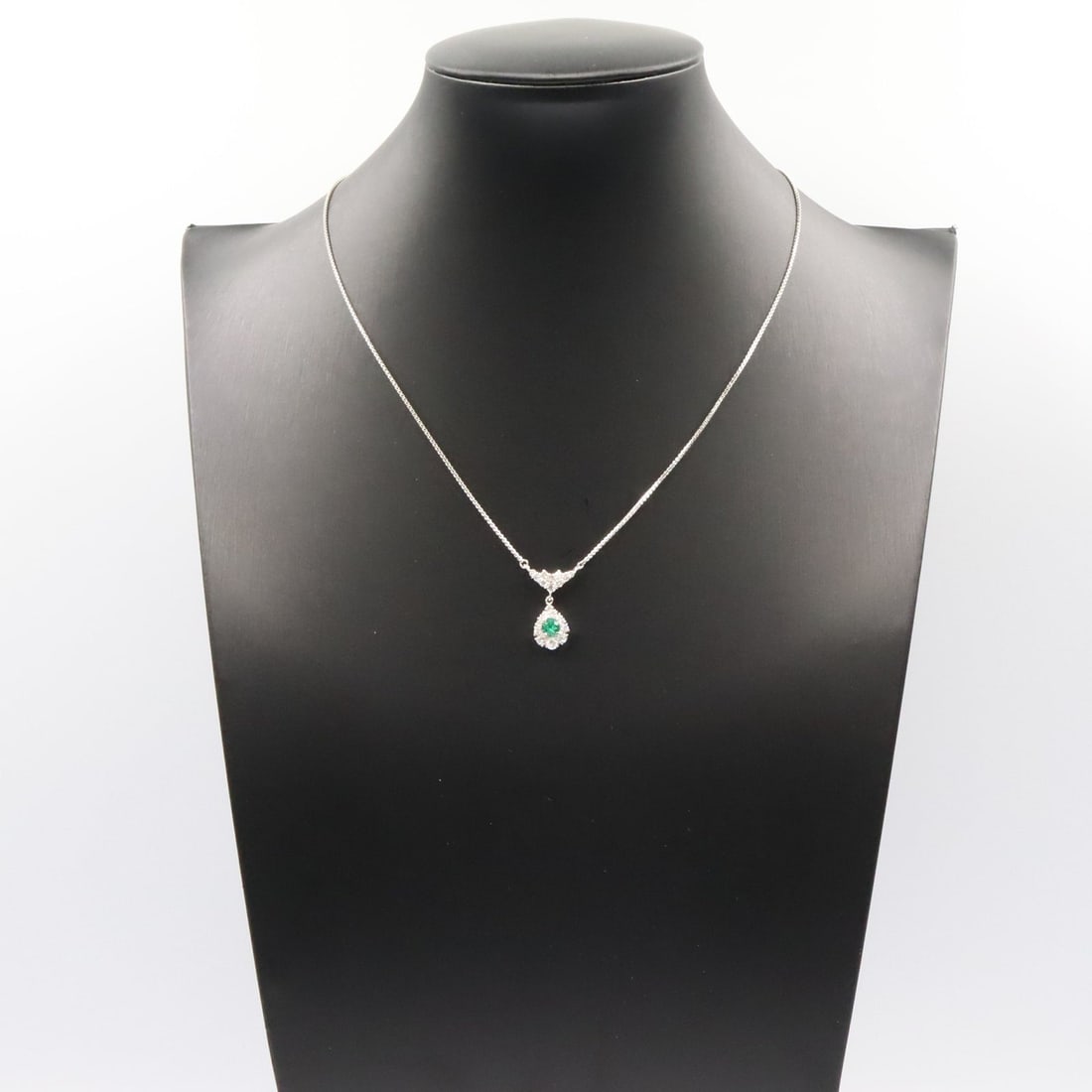 PT850 Emerald Diamond Necklace - 5