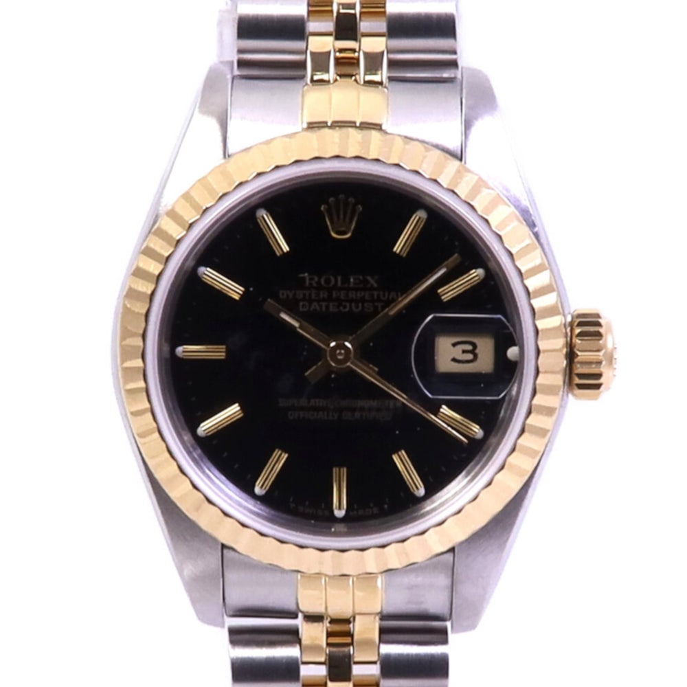 Rolex Daytona 116519 White Gold: Automatic Daytona 116519 in 18K white gold with leather strap and white dial. Case 40mm. Max wrist 17cm. Band width 15-20mm. Includes guarantee and instructions.