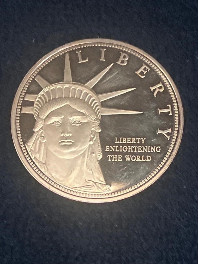 Liberty Enlightening the World 24k GP Coin: Statue of Liberty Enlightening the World Commemorative Proof Coin Gold Layered