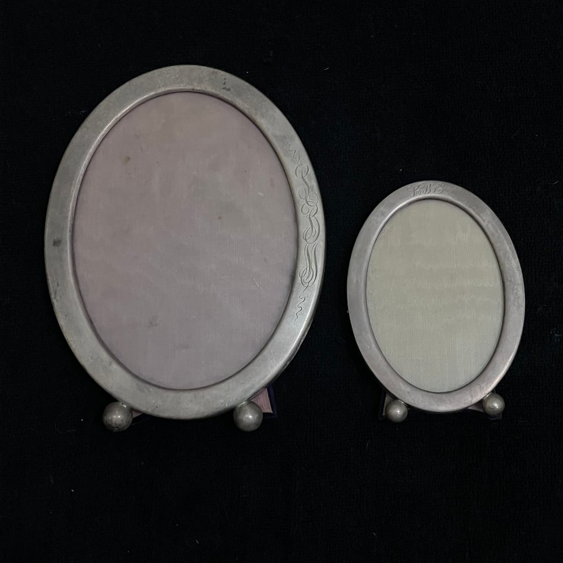 Sterling Silver Oval Picture Frames Pair 331.8 g (1 of 10)