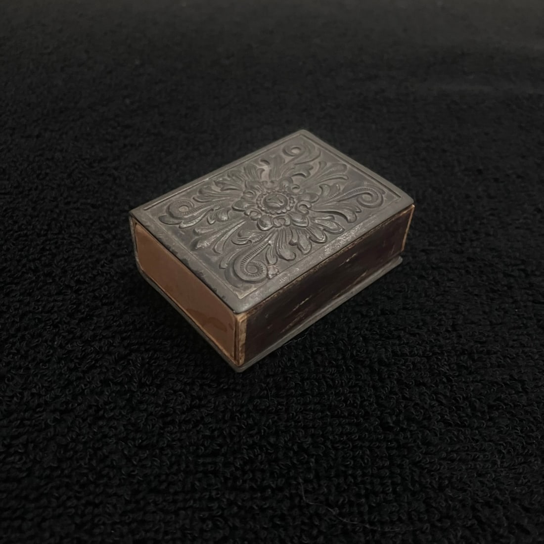 Sterling Silver Matchbox Holder 46.4 grams: Sterling Silver Matchbox Holder with Embossed Floral Motif. 46.4 grams