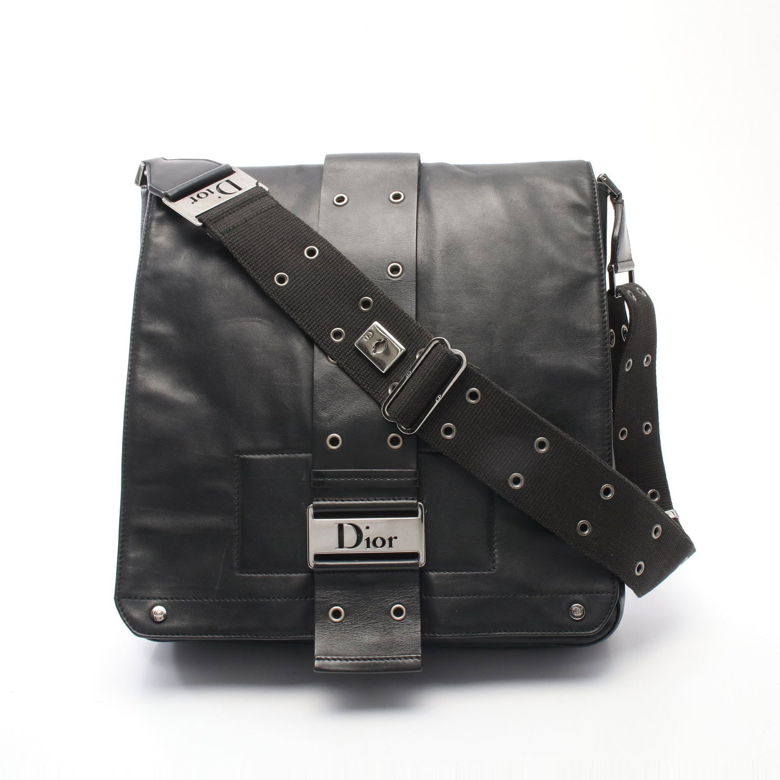 Dior Street Chic Shoulder Black: Black leather Street Chic shoulder bag. Size: H31 x W29-30 x D7 cm; strap 79-119 cm.