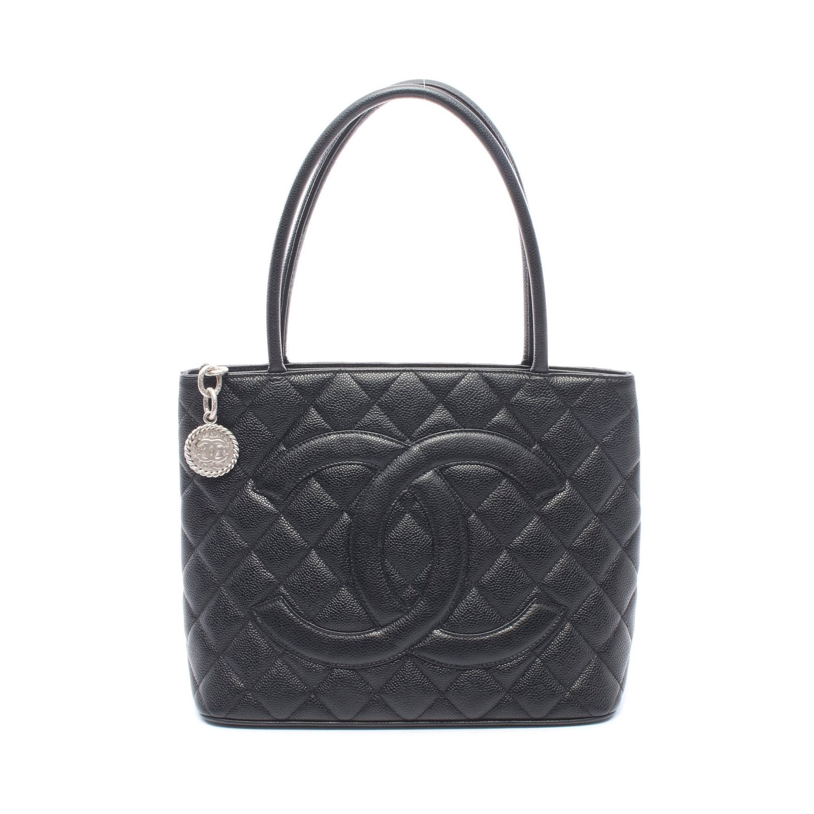 Chanel Reissue Tote Caviar Black SHW: Black Reissue tote handbag in caviar skin with silver hardware, model A01804. Accessories: serial seal. Serial: 955****. Size: H24 x W30-29 x D14 cm; handle 43 cm.
