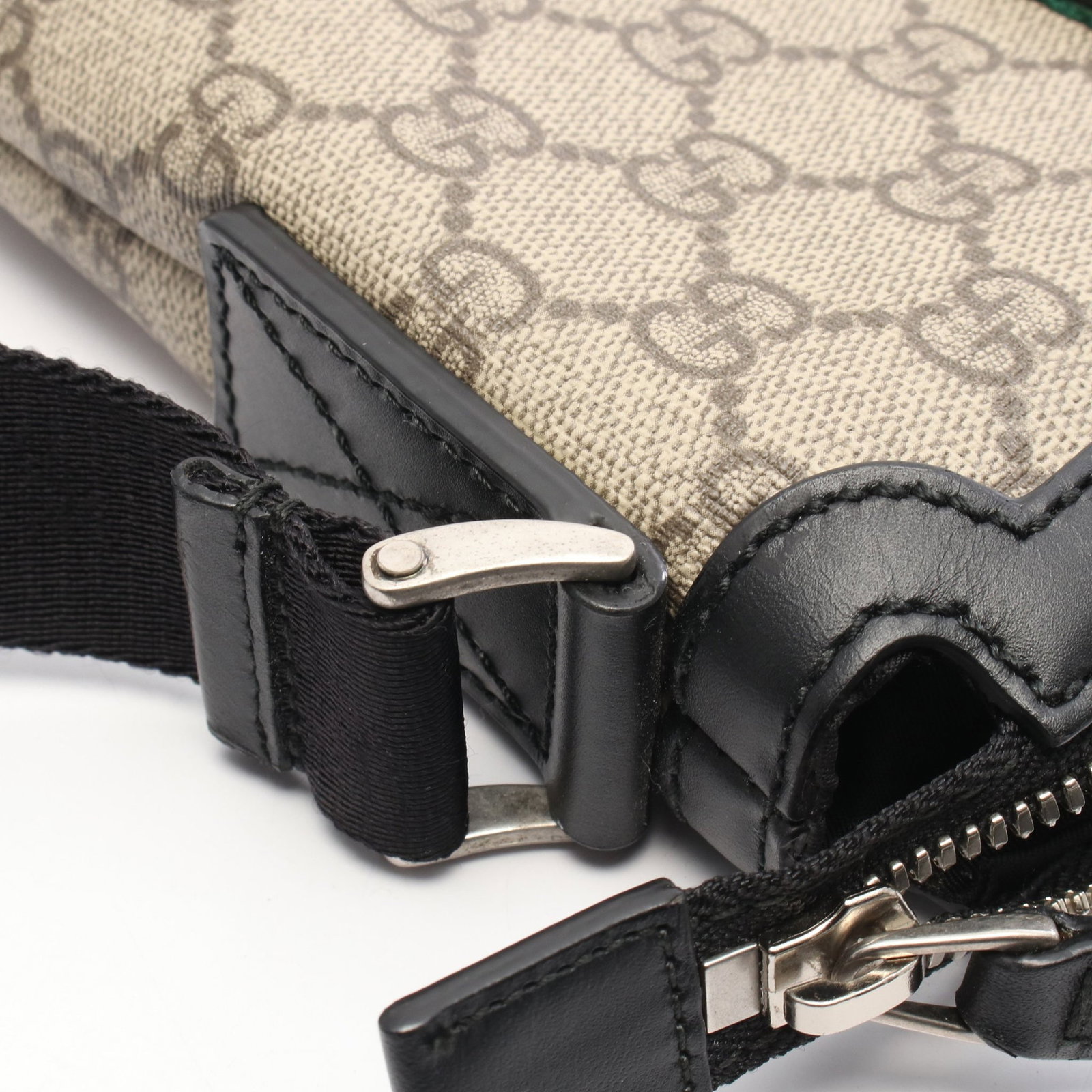 Gucci GG Supreme Web Flat Messenger - 10