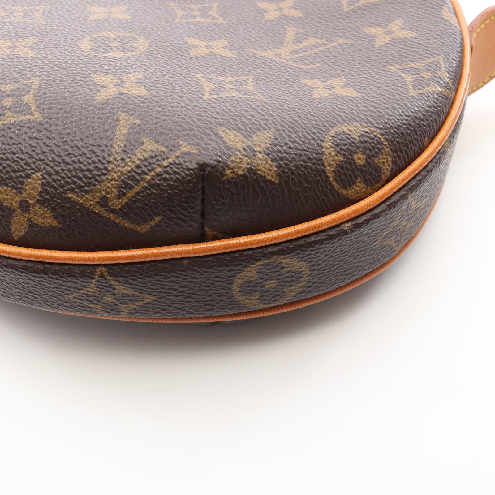Louis Vuitton Pochette Croissant Monogram - 5