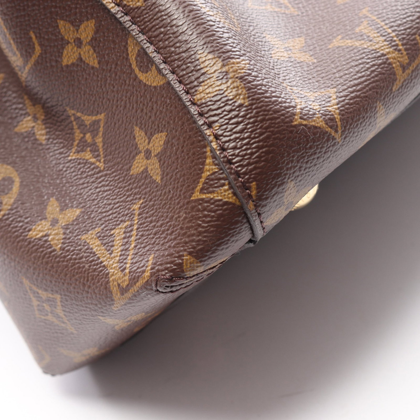 Louis Vuitton Montaigne MM Monogram - 8