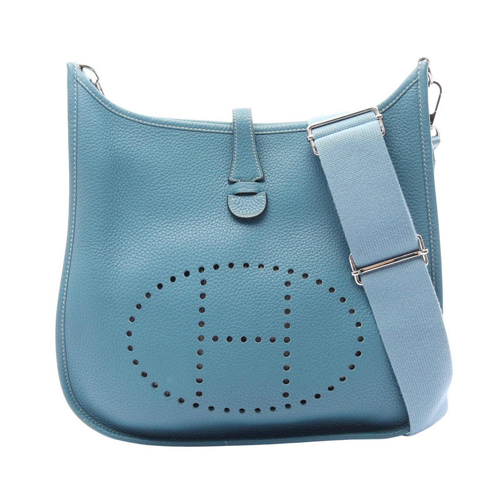 Hermes Evelyne III PM Blue Jean SHW: Blue Jean Evelyne 3 Troyes PM shoulder bag in Clemence leather with silver hardware. Product no.: ?M stamp (manufactured around 2009). Size: H26.5 x W27-28 x D7 cm; strap 92-134 cm.