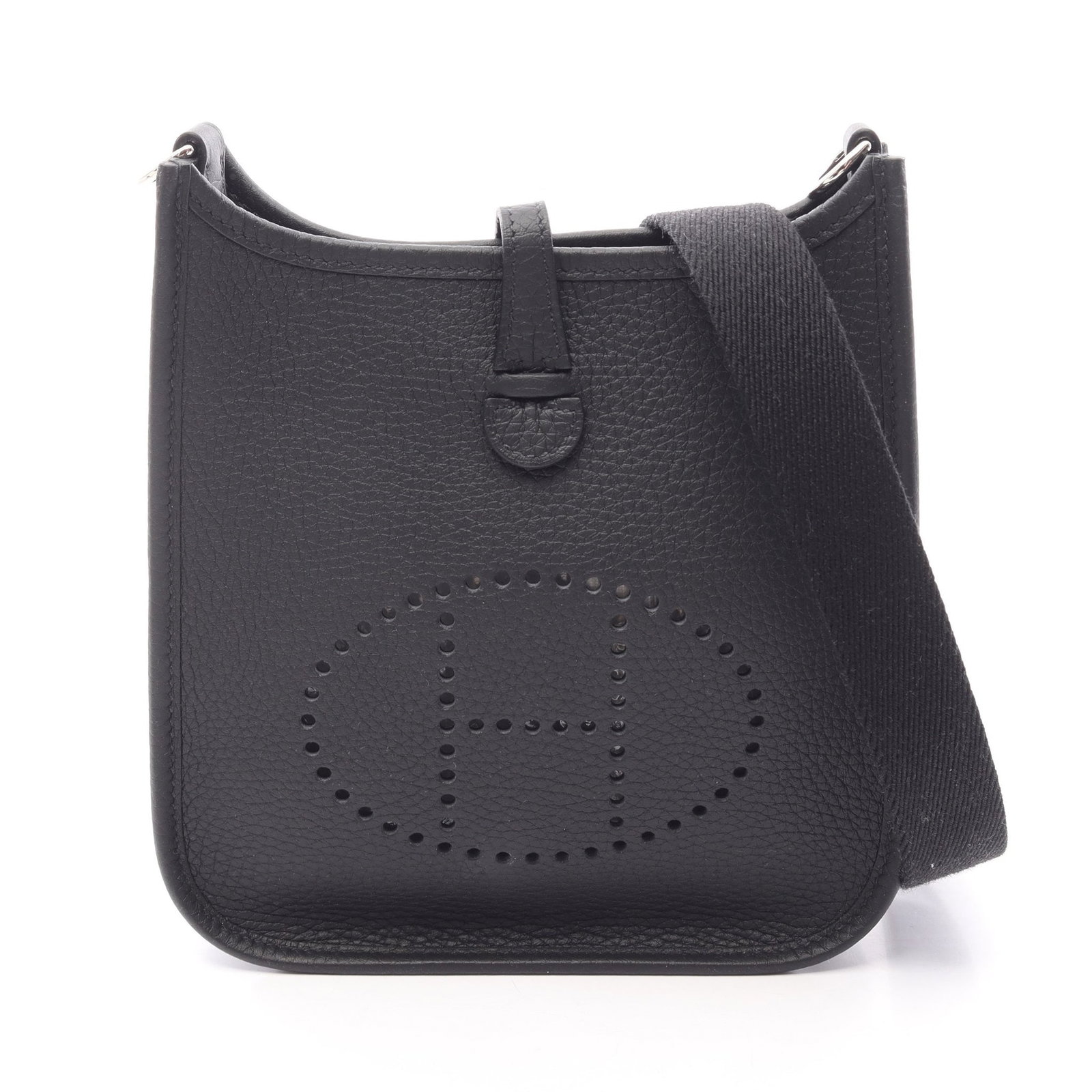 Hermes Evelyne TPM Amazon Black SHW: Black Evelyne TPM Amazon shoulder bag in Clemence leather with silver hardware. Accessories: storage bags. Product no.: K stamp (manufactured around 2025). Size: H18 x W16.5 x D5.5 cm; strap 112 cm.