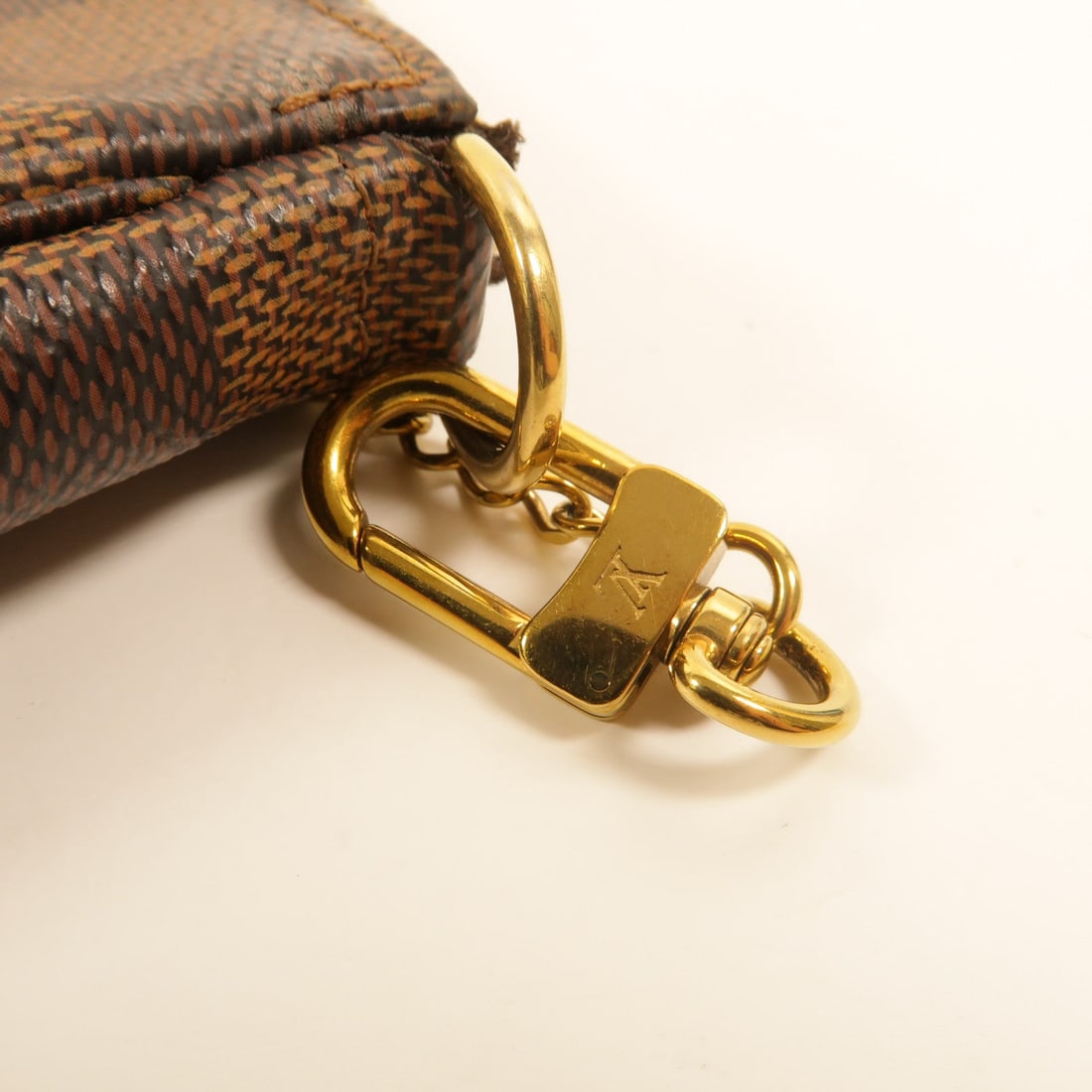 Louis Vuitton Mini Pochette Damier - 16