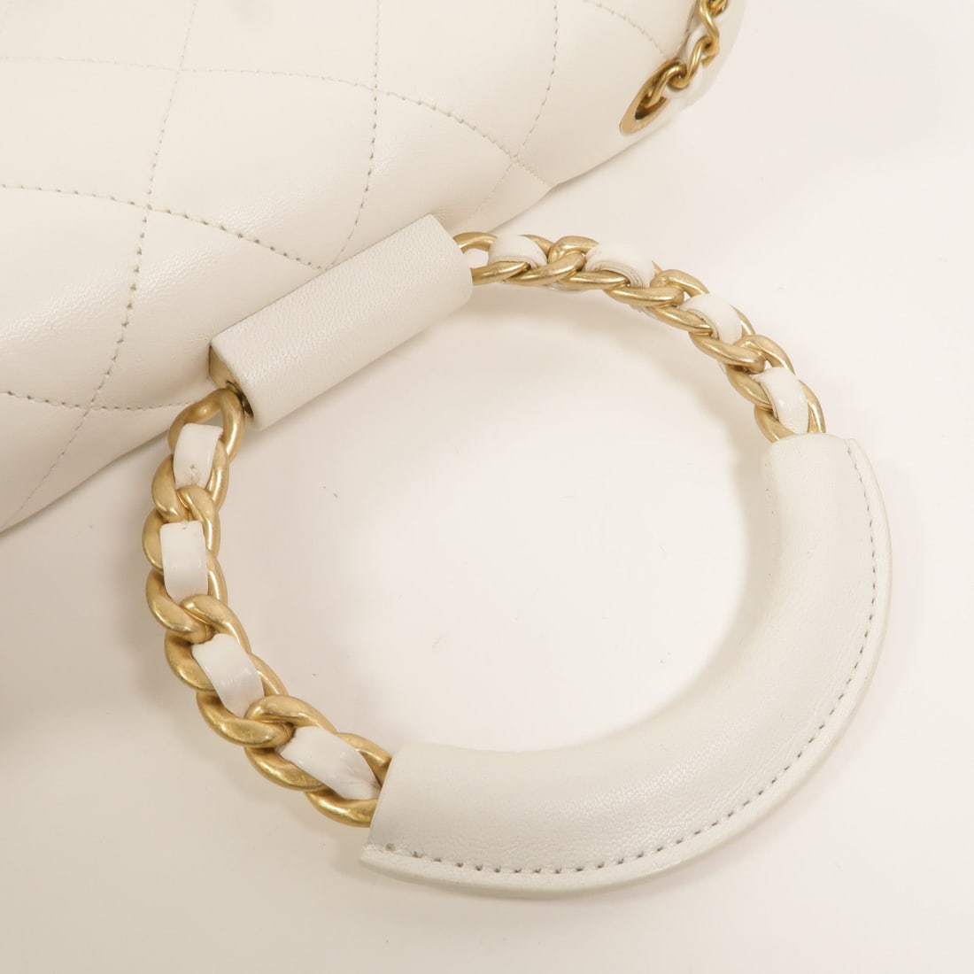 Chanel In The Loop Medium White - 17