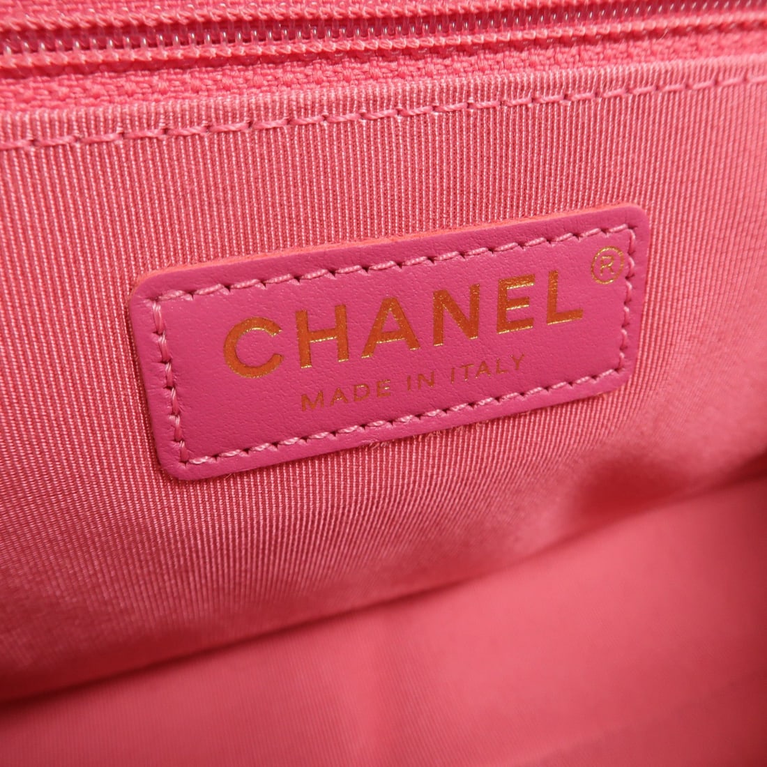 Chanel In The Loop Medium White - 6