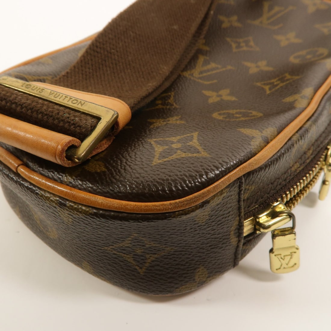 Louis Vuitton Pochette Gange Monogram - 12