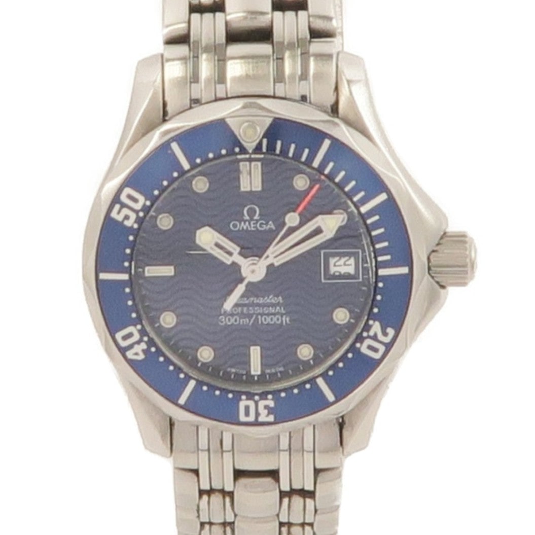 Versace DV One Auto Ceramic White: Automatic watch in ceramic, white / white color. Accessories: none. Case diameter 40mm; max arm circumference 14cm; band width 20mm.