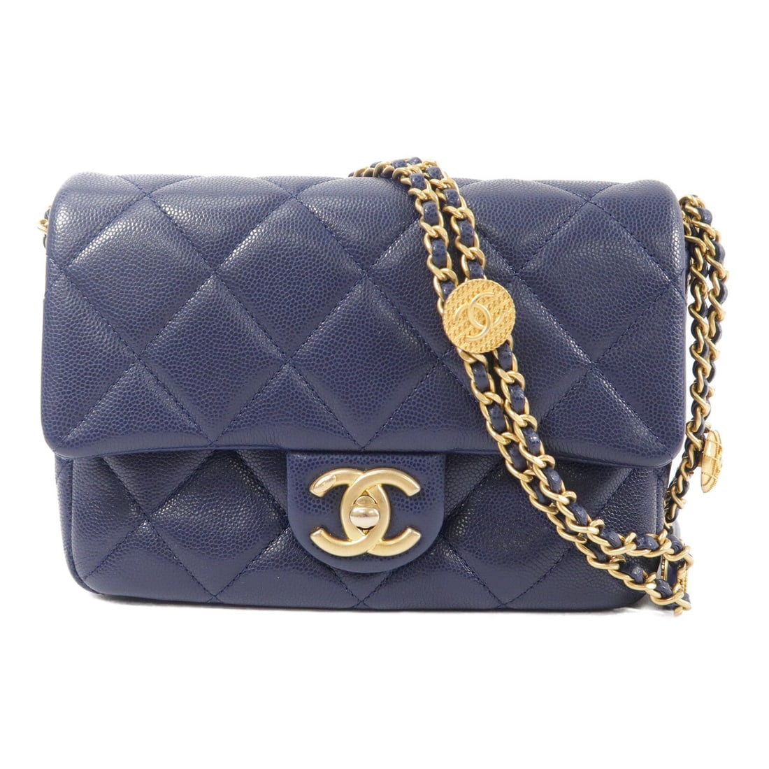 Chanel Chain Shoulder Navy GHW: Navy chain shoulder bag in calfskin, model AS3369, with gold hardware. Accessories: storage bags, hologram sticker. Product no.: JE27J37C. Size: W20 x H14 x D6 cm; shoulder max 118 cm.