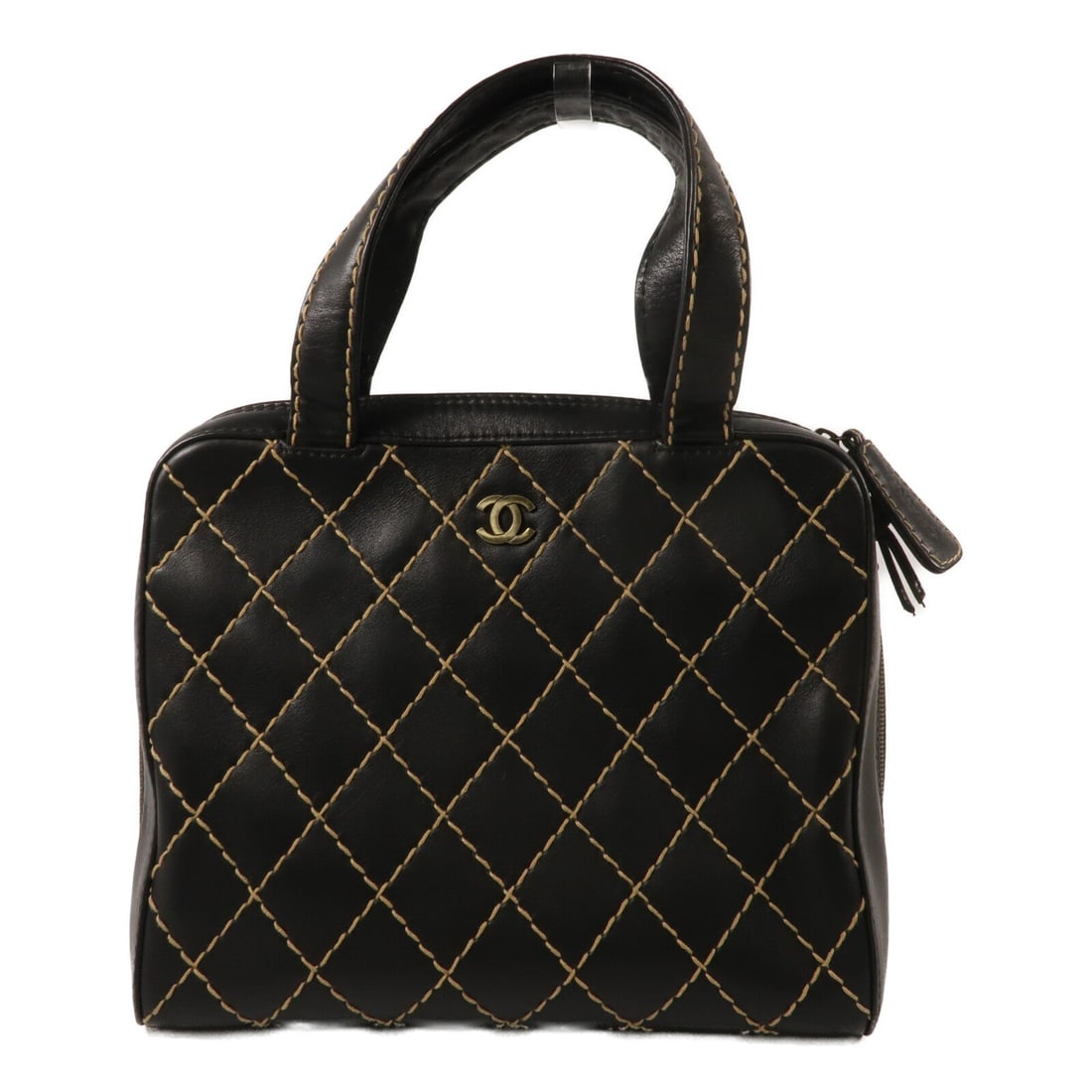 Chanel Vintage Tote Calfskin Black: Black vintage tote bag in calfskin. Accessories: hologram sticker, guarantee. Product no.: 6406800. Size: W31 x H26 x D14 cm; handle 41 cm.