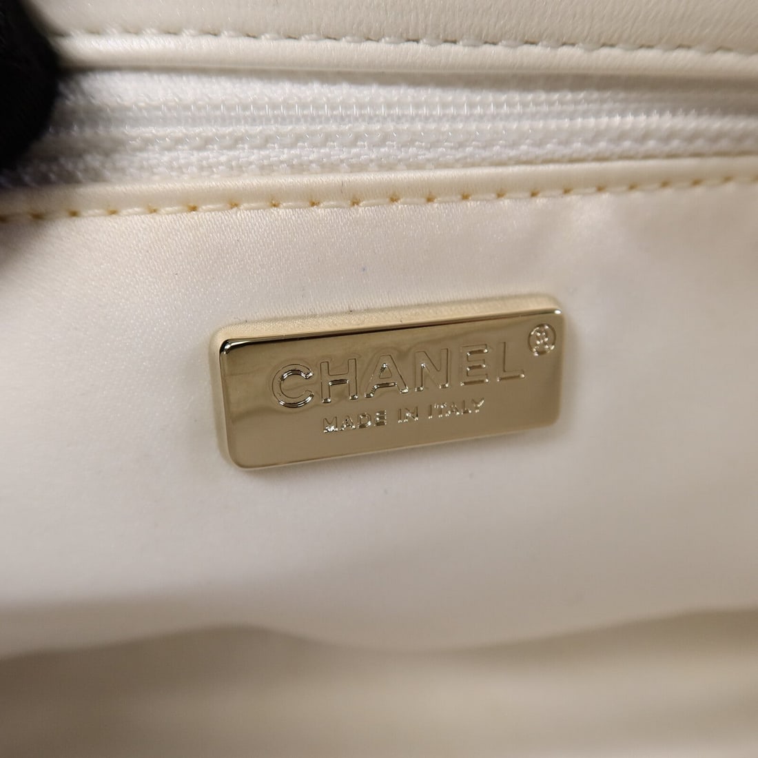 Chanel Mini Classic 20 Beads White - 6
