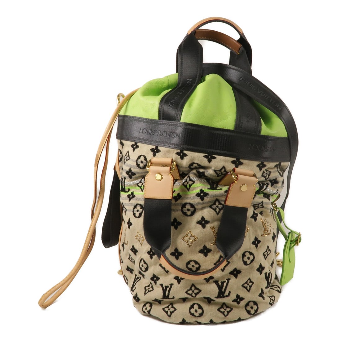 Louis Vuitton Gypsy PM Green Beige: Green beige Gypsy PM bag in canvas and calfskin, model M40361. Accessories: storage bags, shoulder strap, name tag. Product no.: FO0710. Size: W36 x H42 x D12 cm; handle 32 cm; shoulder 84-124 cm.