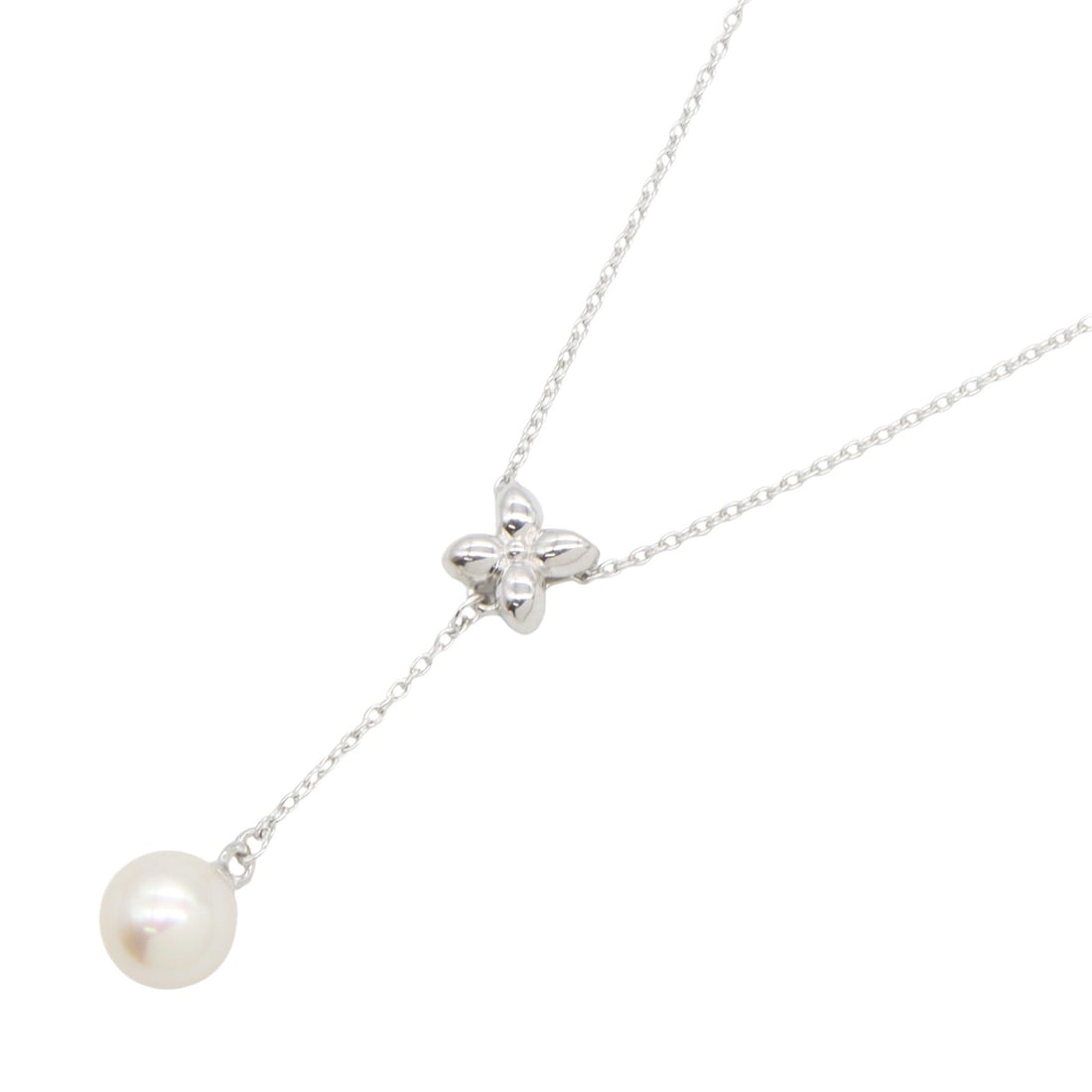 Tasaki Pearl K18WG Necklace: TASAKI necklace in K18WG with pearl. White gold and white color. Length 38-42cm; charm 3 x 0.6cm. Accessories: none.