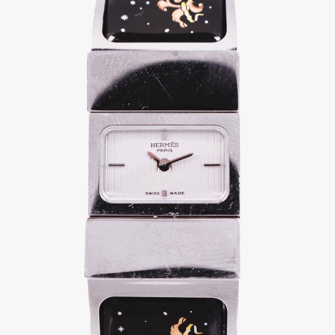 Hermes Medor Quartz Gold Plated White: Quartz watch in gold plated metal and leather belt, white color. Accessories: none. Case length 32mm; case side 23mm; arm circumference 14cm; max arm circumference 16cm; band width 12-17mm.